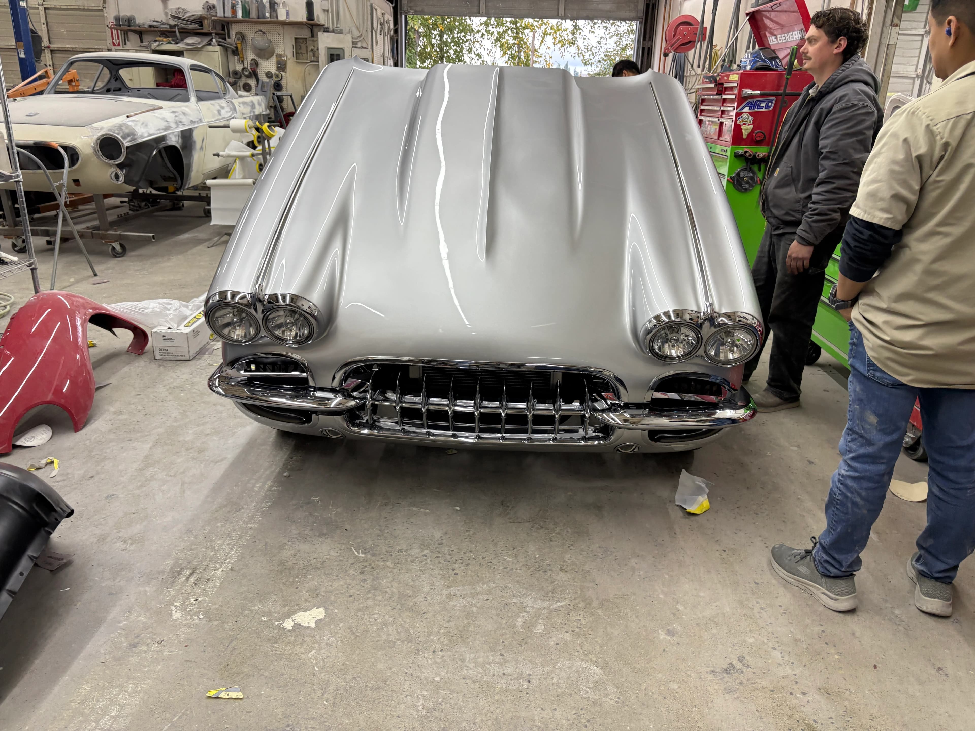 1961 Corvette image 2