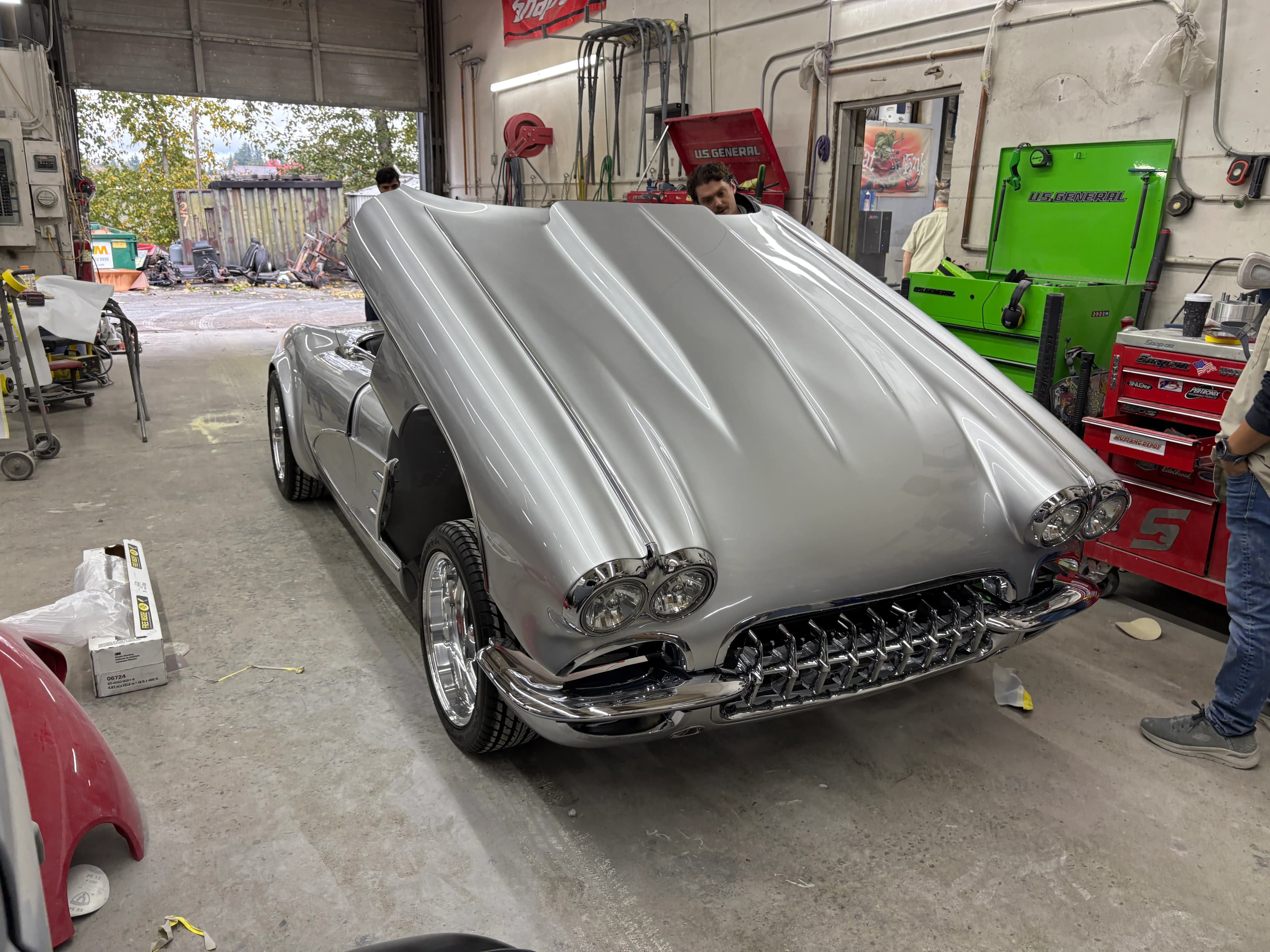 1961 Corvette image 3