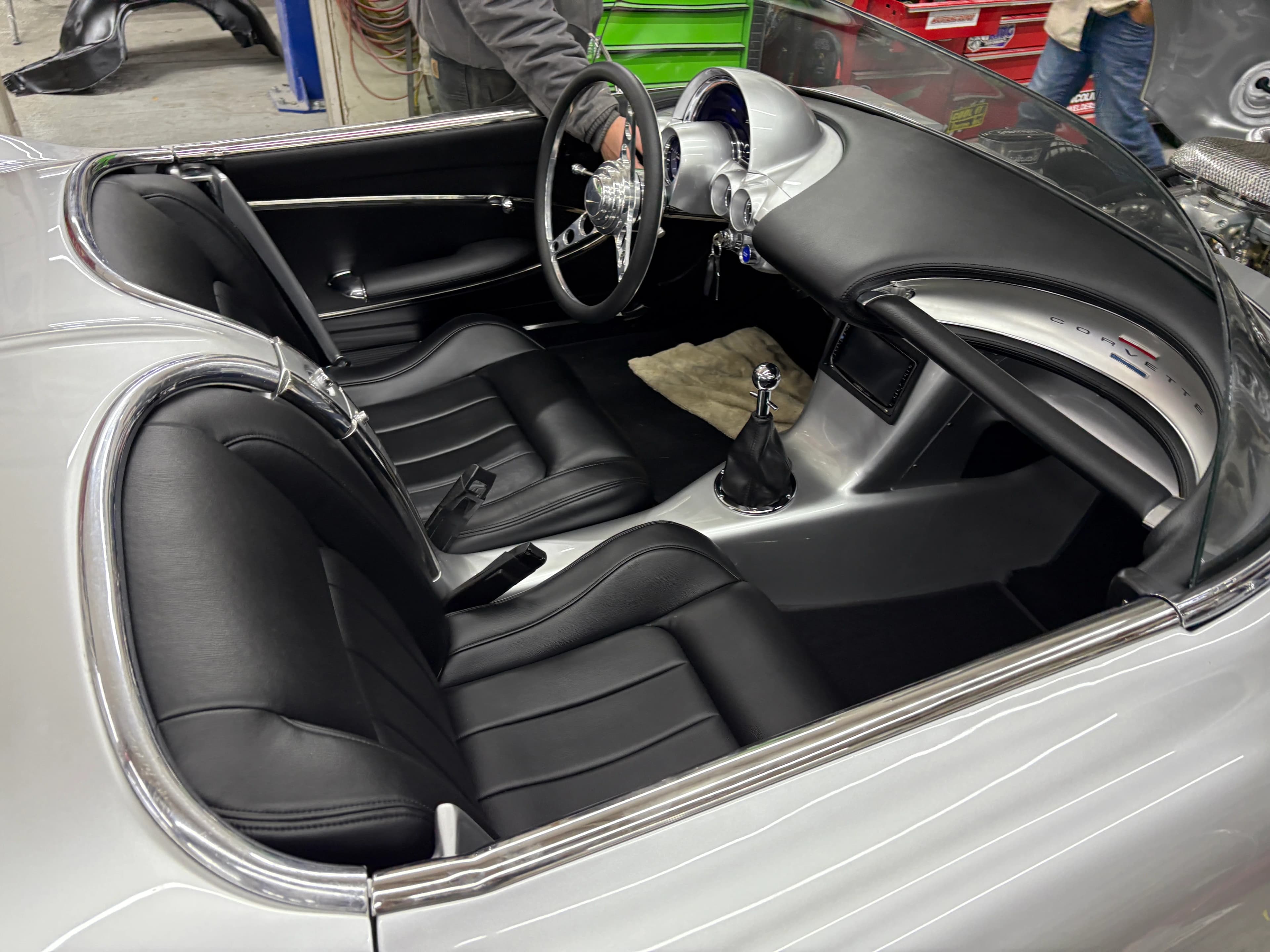 1961 Corvette image 4