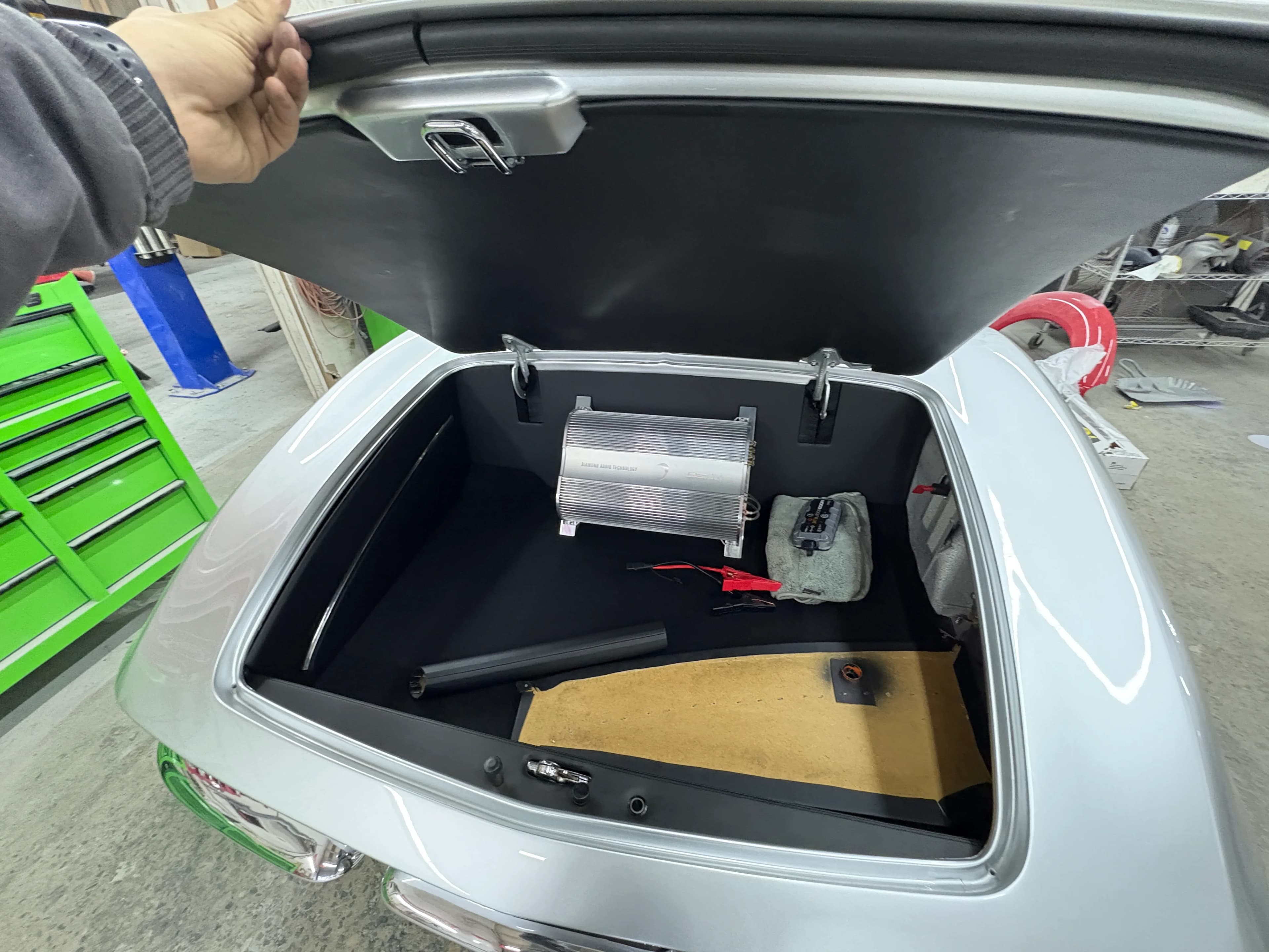 1961 Corvette image 8