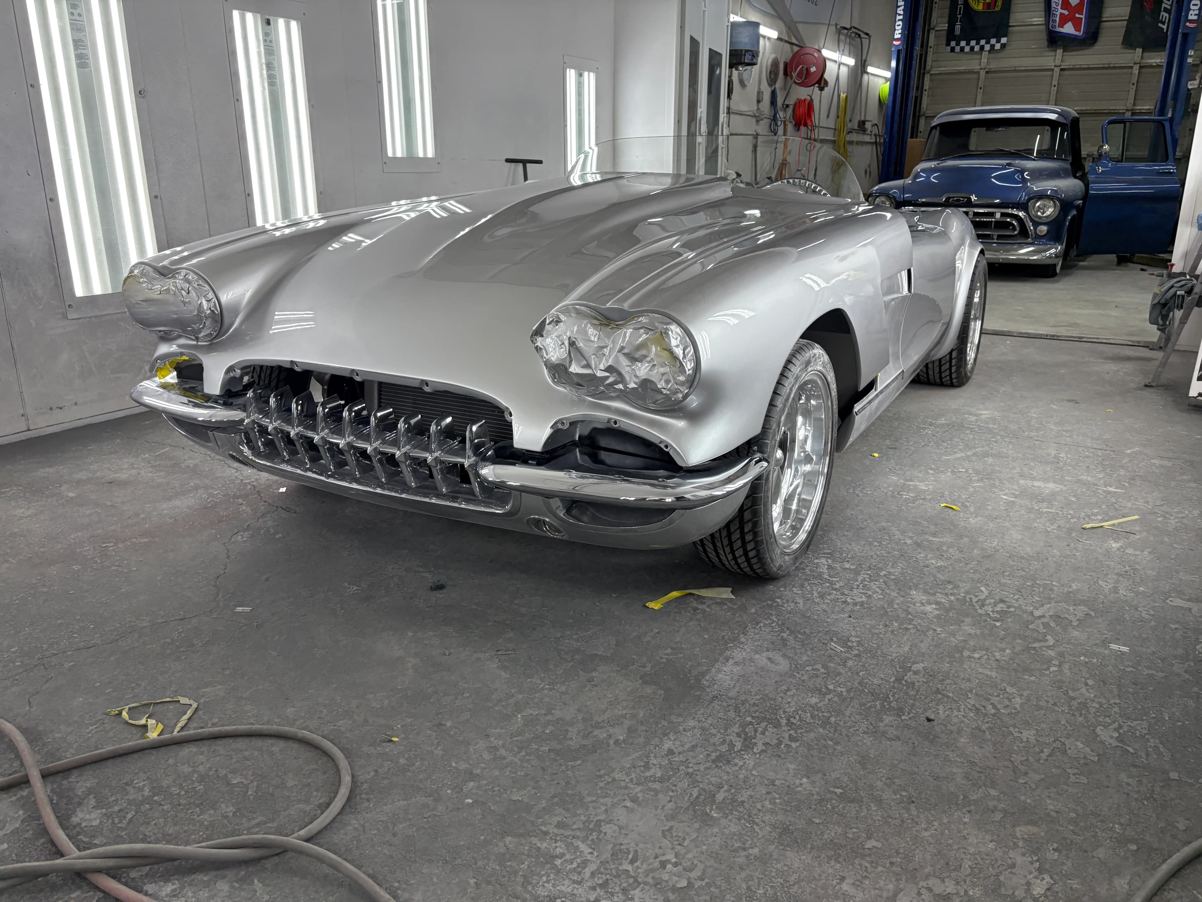 1961 Corvette image 11