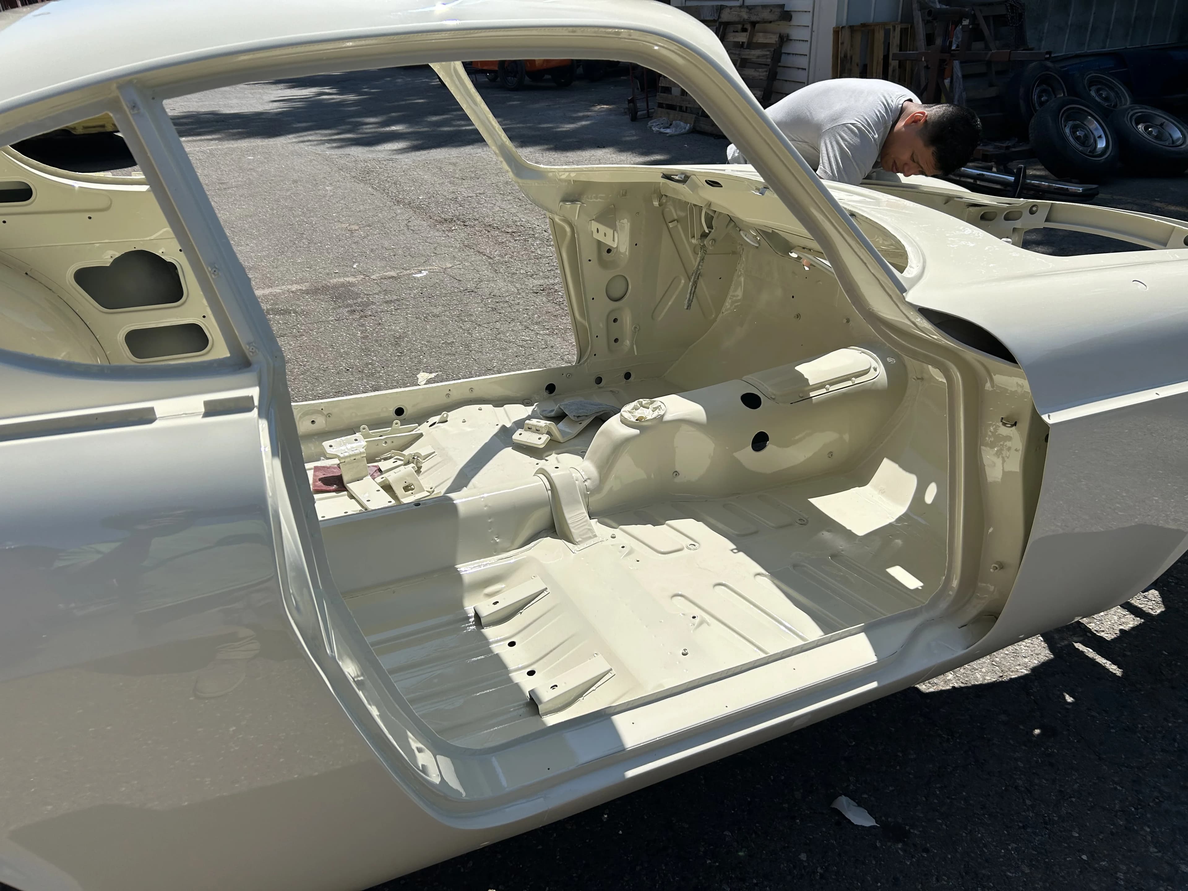 Volvo P1800 2 image 5